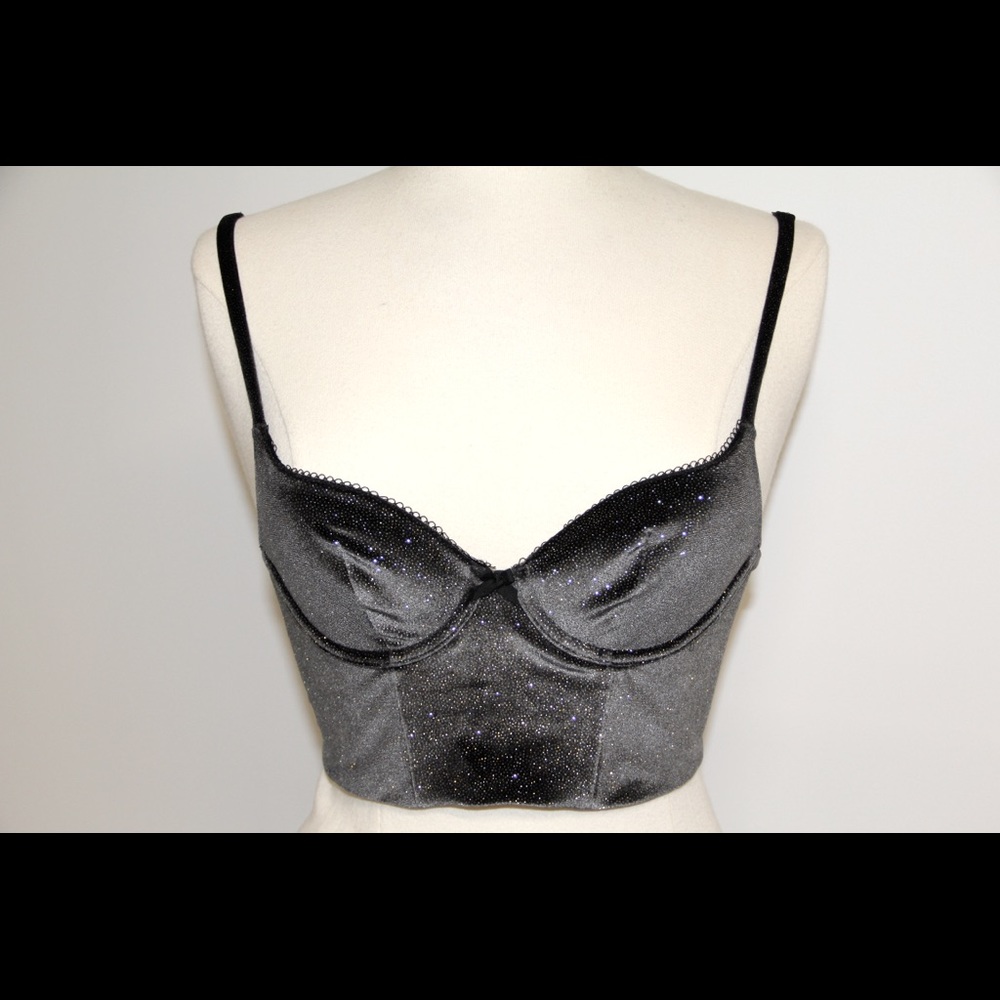 Victoria’s Secret 30B longline Bra